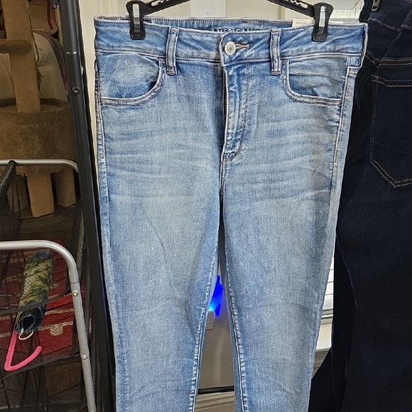 American Eagle Blue Jeans - Picture 2 of 3